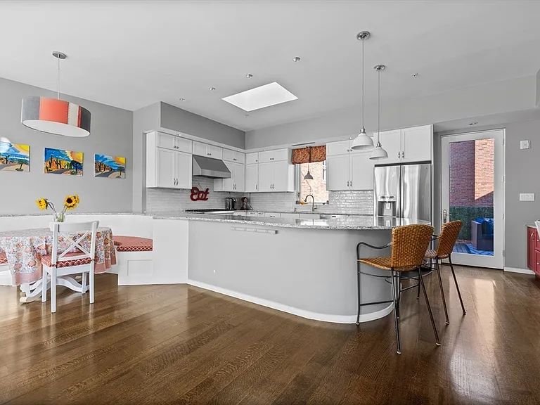 133 Salem St #PENTHOUSE — Photo 10