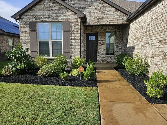3rd image of 171 Cyprus Grove Dr