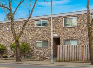 8701 35th Ave NE APT 4, Seattle, WA 98115