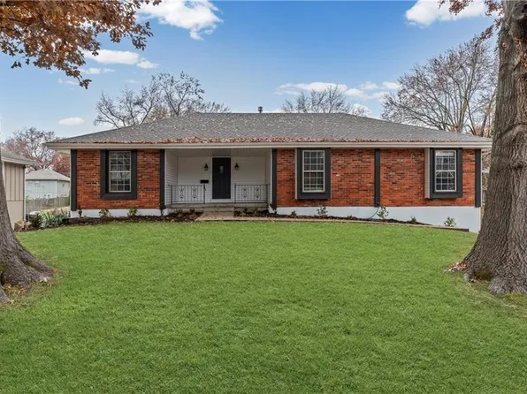 6728 E 127th St, Grandview, MO 64030