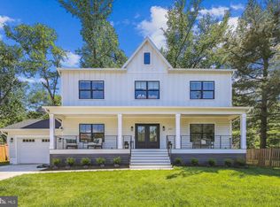 606 Gibson Dr SW, Vienna, VA 22180