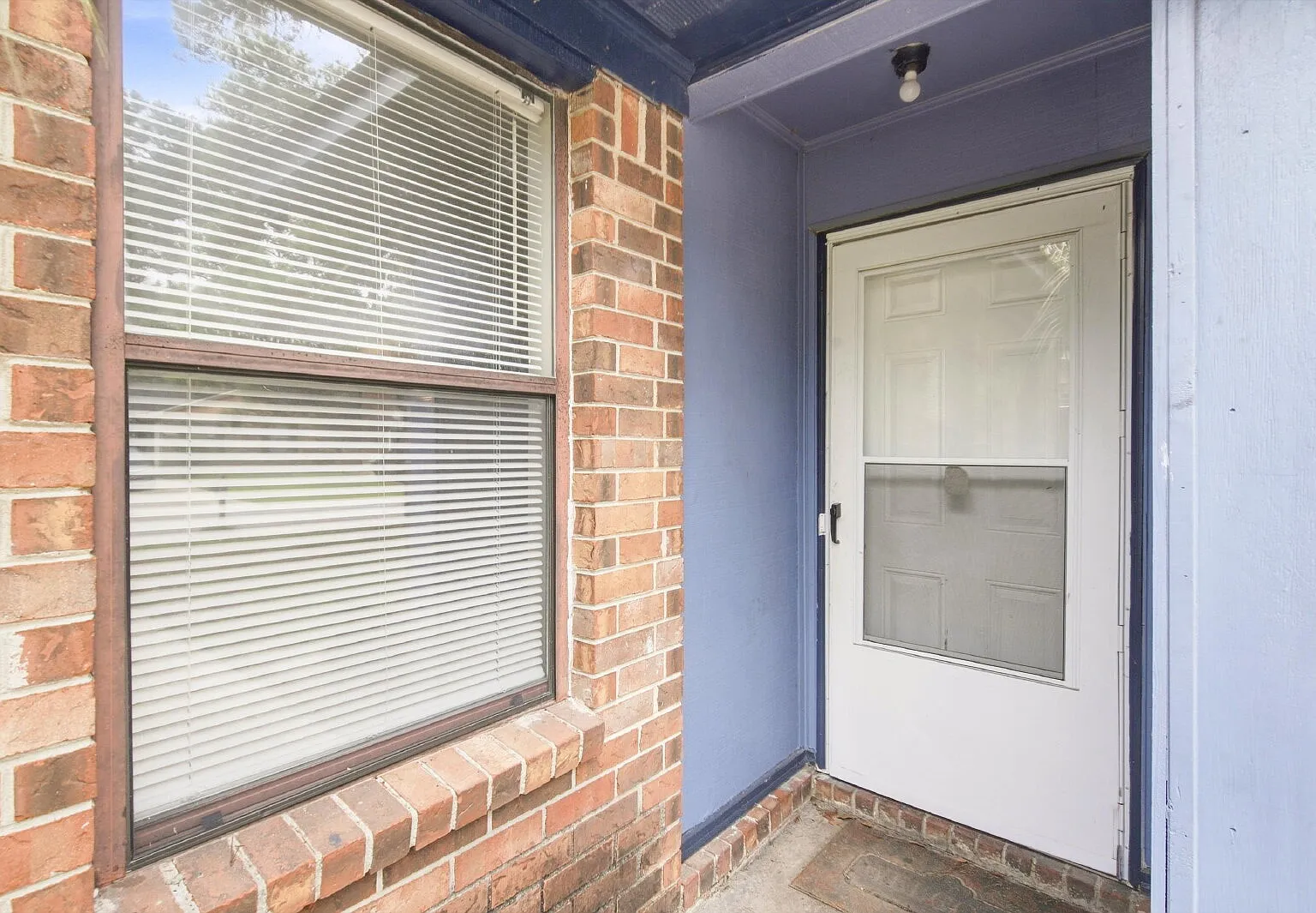 2 bed, 1.5 bath, 970 sqft, $1,400 — Photo 3