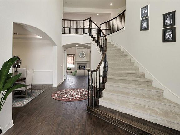 5th image of 9526 Varese Ct