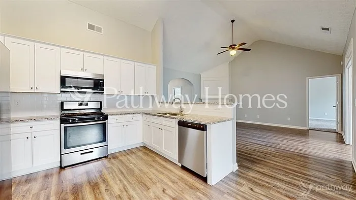 8401 Somerton Cir — Photo 8