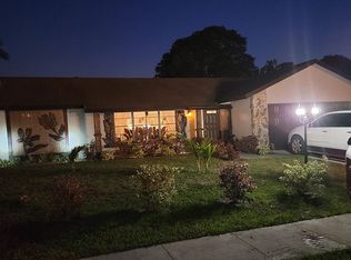 5386 Guildcrest St, Lake Worth, FL 33463