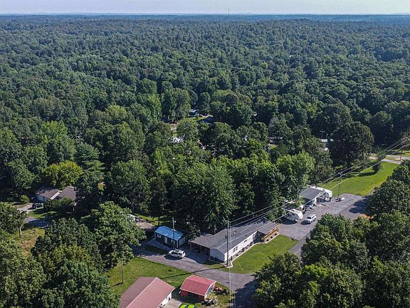 4th image of 1024 Chestnut Oak Rd