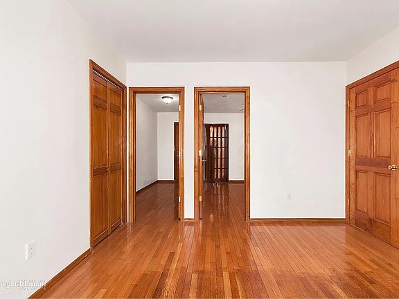 5th image of 488 Graham Ave #1