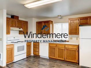 76 N Oak Harbor St APT 201, Oak Harbor, WA 98277