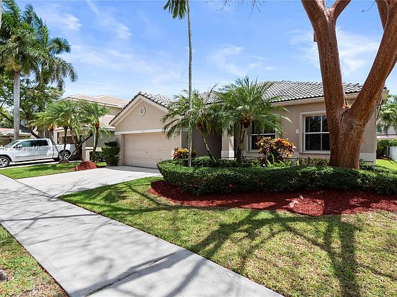 3rd image of 1312 Chenille Cir