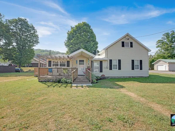 1006 Maple St, Sabinsville, PA 16943
