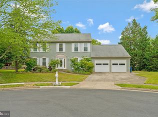 304 Hunt Way Ct, Herndon, VA 20170