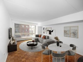 363 W 30th St