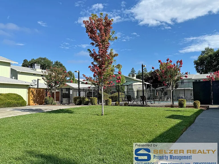 204 Main Cir — Photo 13