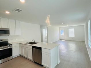 521 Cattle Queen Rd, Jarrell, TX 76537