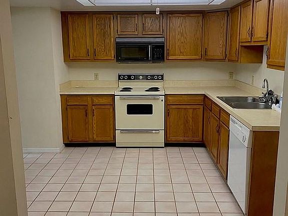 5th image of 8632 Deermoss Way E