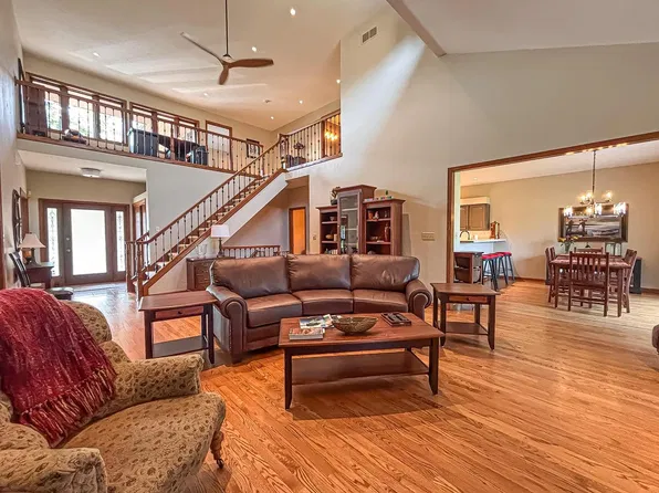 504 N Ponderosa DRIVE, Hartland, WI 53029