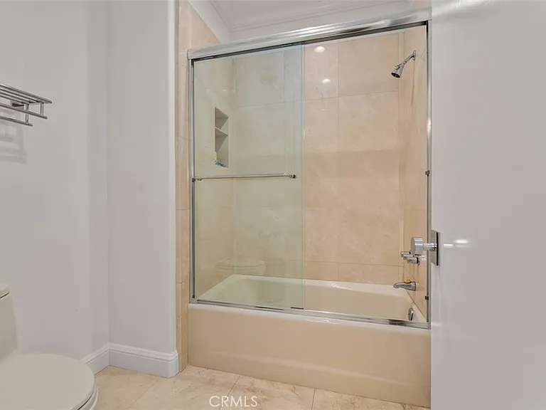 215 Poppy Ave — Photo 17