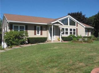 48 Robin Hollow Ln, Westerly, RI 02891