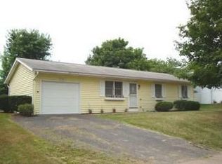 631 Huron Dr, Heath, OH