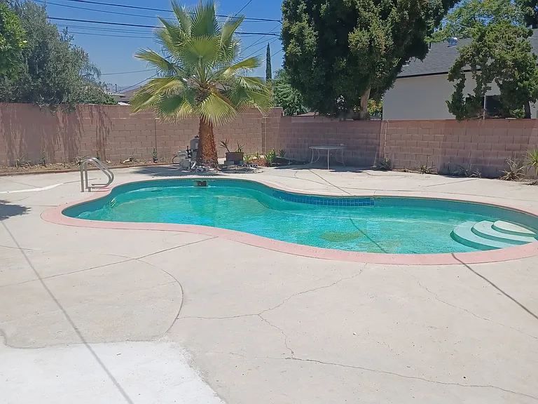 10847 Saticoy St — Photo 11