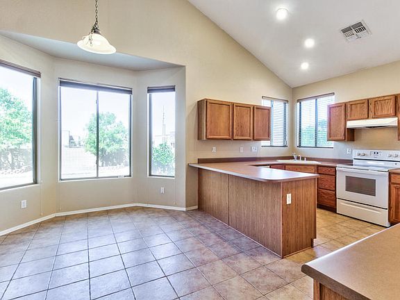3rd image of 6408 N 69th Dr