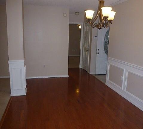4th image of 909 Claeven Cir
