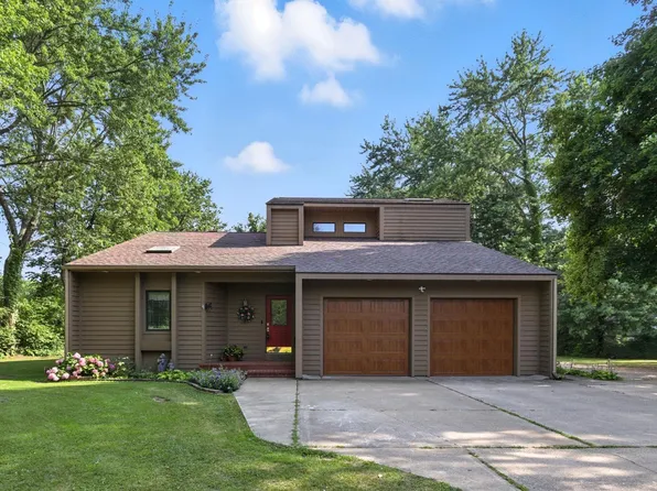 14860 Brick Rd, Granger, IN 46530