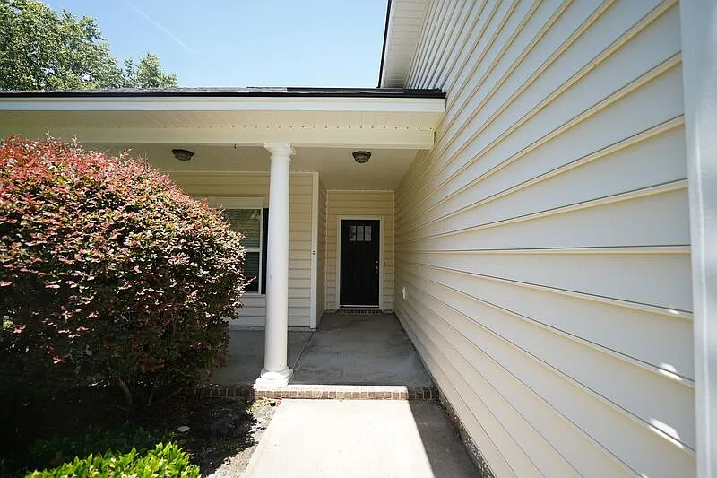 5 bed, 3.0 bath, 2554 sqft, $2,700 — Photo 4