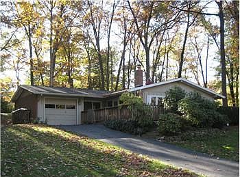 4th image of 2048 Highland Dr