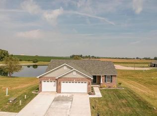 1322 Orchard Lakes Cir, Belleville, IL 62220