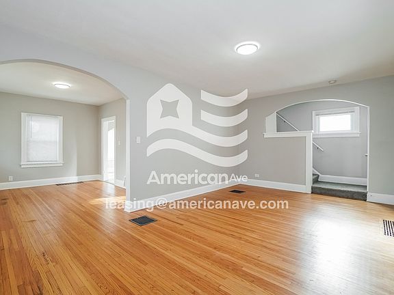 1514477_004_wm_-_living_room_13323798.jpg