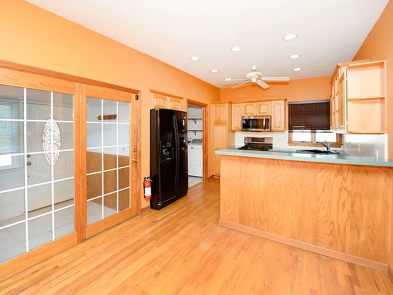 307 Central Ave — Photo 4
