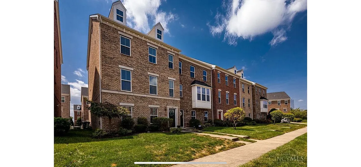 Building Photo - 9557 Cobblestone Walk