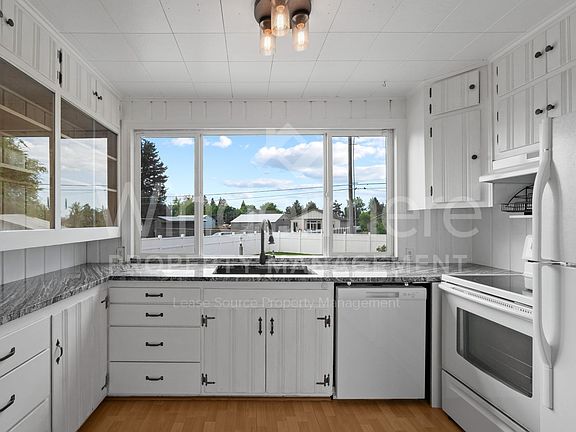 4th image of 14116 E Rich Ave