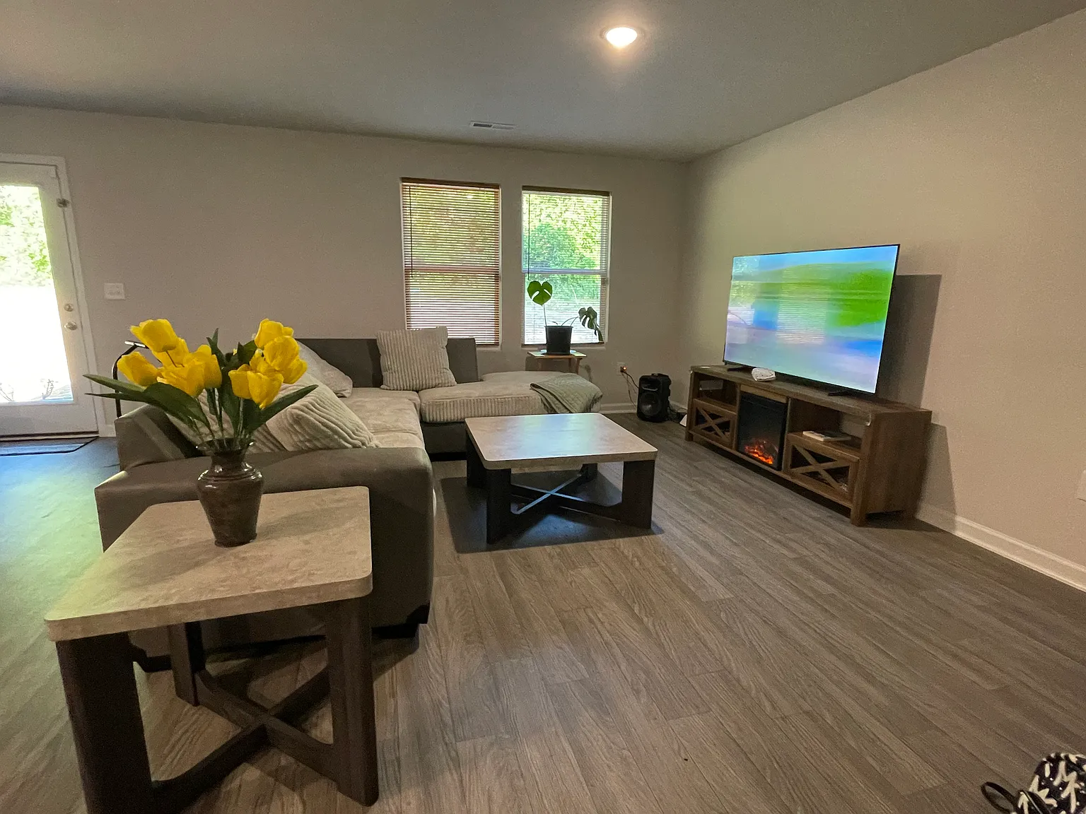4 bed, 1802 sqft, $2,050 — Photo 3