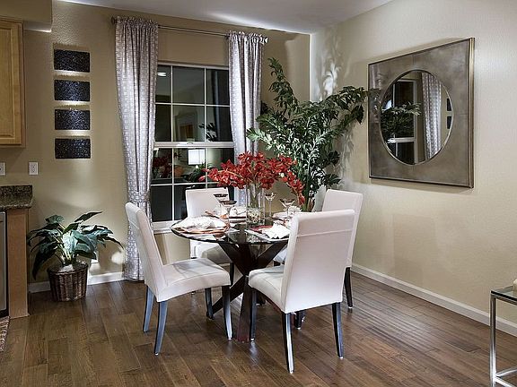 Dining/ Family Room
