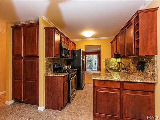 1st image of 421 Heritage Ln Unit 421