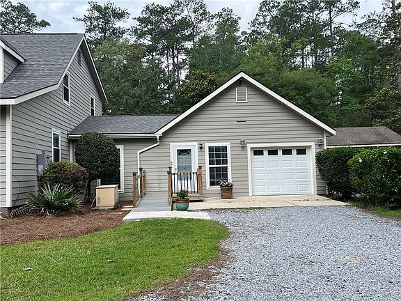 3rd image of 61125 Lynnwood Dr