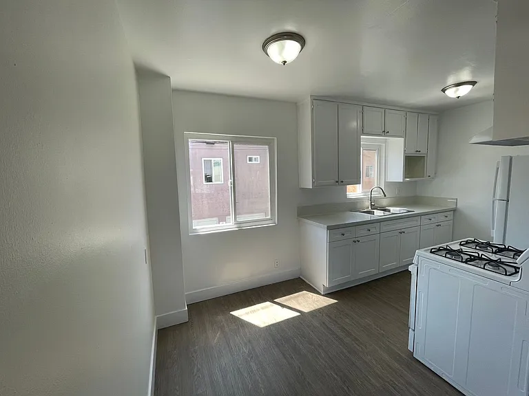 1101 Saint Louis Ave #7 — Photo 3