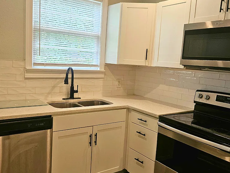3336 Myra St — Photo 12