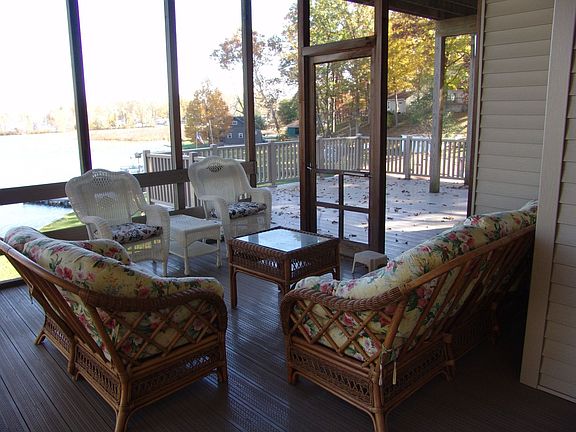 screened patio