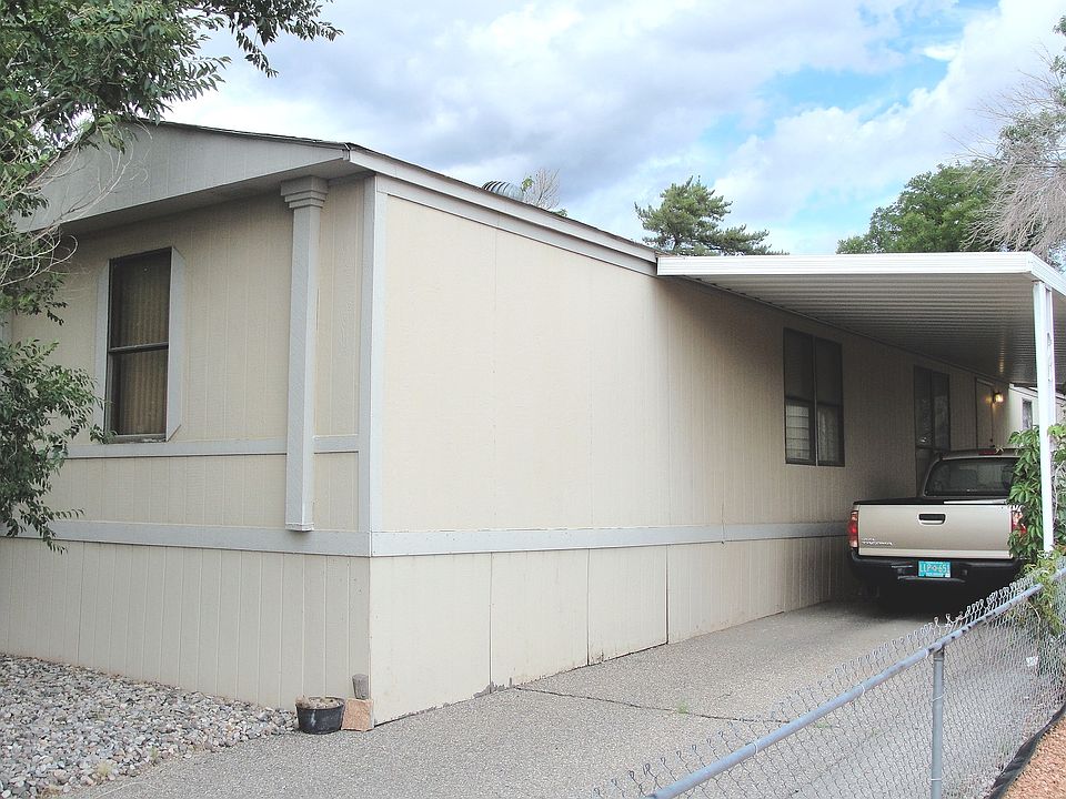 1st image of 572 Elk Dr SE