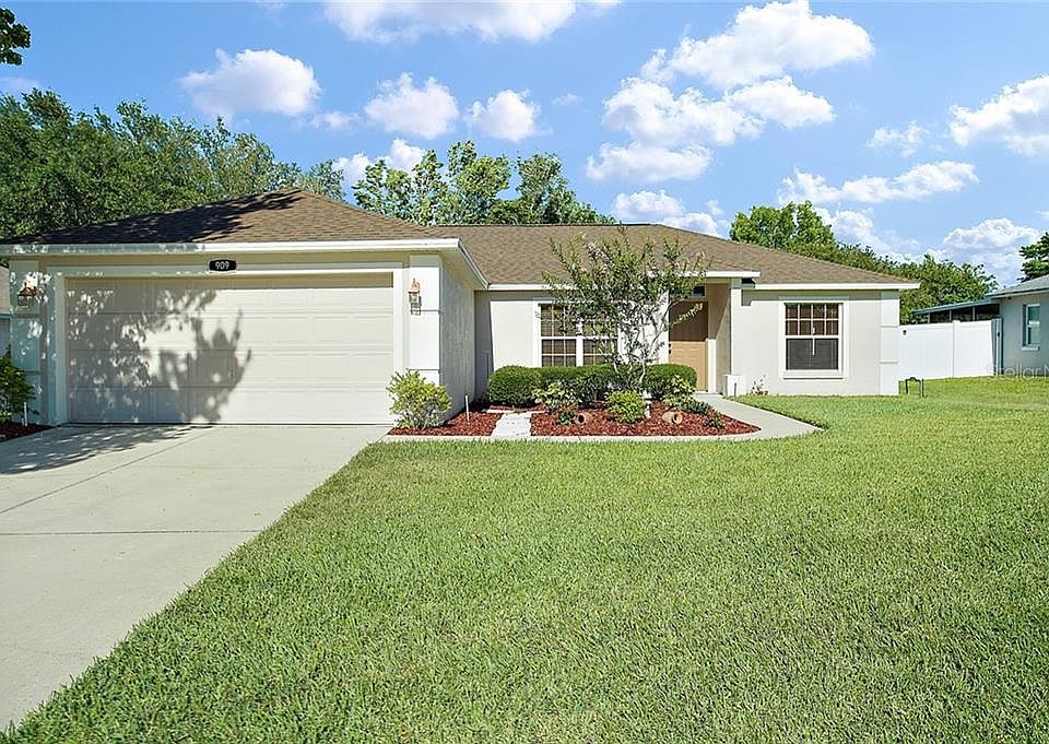 1st image of 909 Marquee Dr