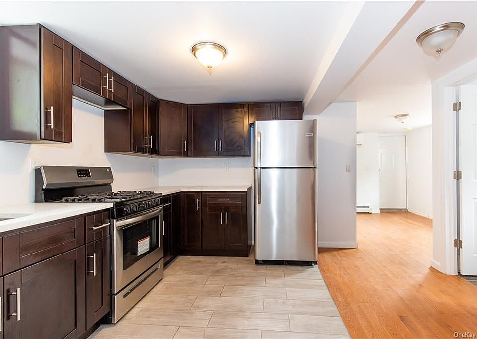 1st image of 91 Portland Pl Floor 1