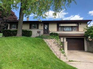 303 S 16th Ave, West Bend, WI 53095