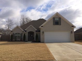 1528 Del Rey Ct, Benton, AR 72019