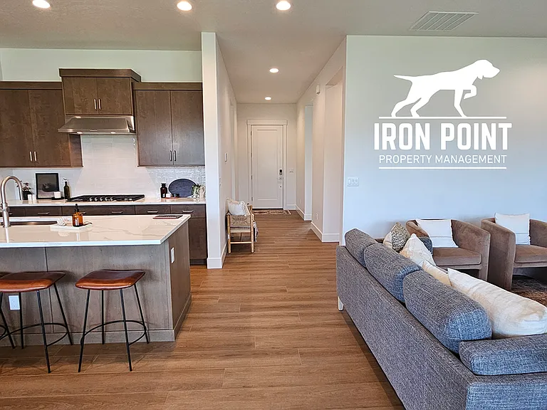 1220 W Grassland St — Photo 14