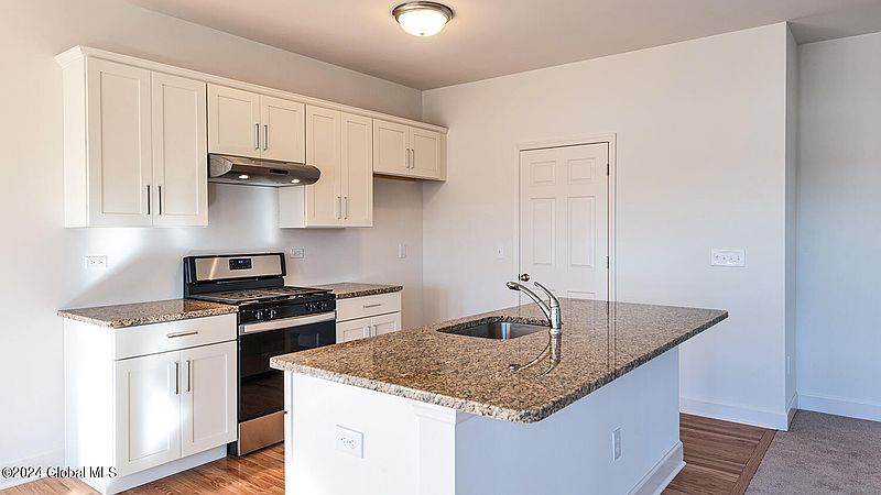 2nd image of 31 Farmington Court