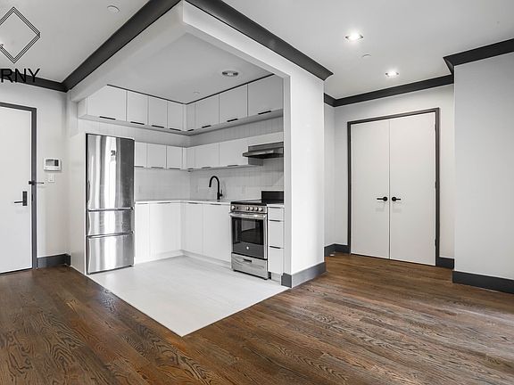 3rd image of 1078 Bergen St #4R