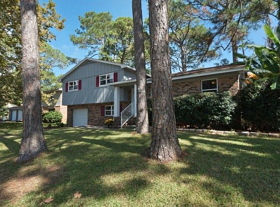 3rd image of 19 Driftwood Ave